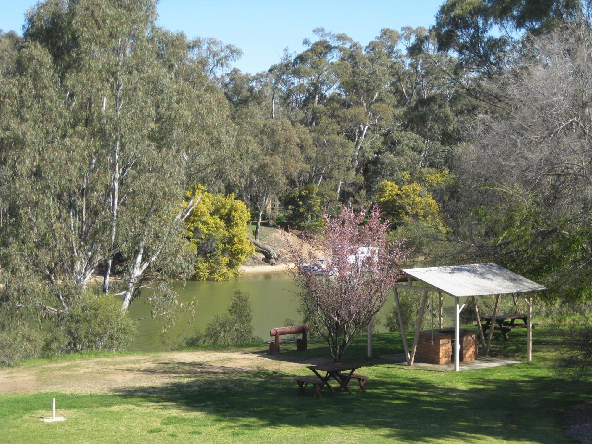 Cadell On The Murray Motel Moama Esterno foto